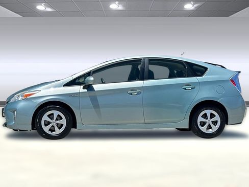 Used 2012 Toyota Prius Two FWD image 2