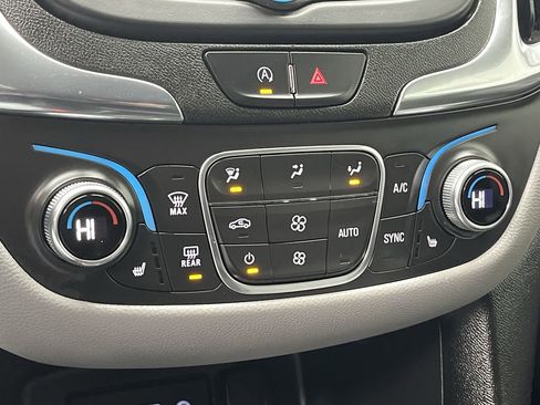 Used 2023 Chevrolet Equinox LT w/ Driver Convenience Package image 19