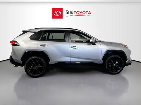 Used 2023 Toyota RAV4 SE image 2