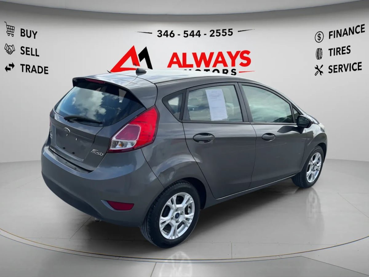 Used 2015 Ford Fiesta SE FWD image 5