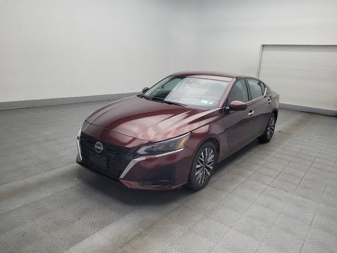 Used 2023 Nissan Altima 2.5 SV image 2