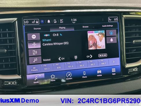 Used 2023 Chrysler Pacifica Touring-L FWD image 40