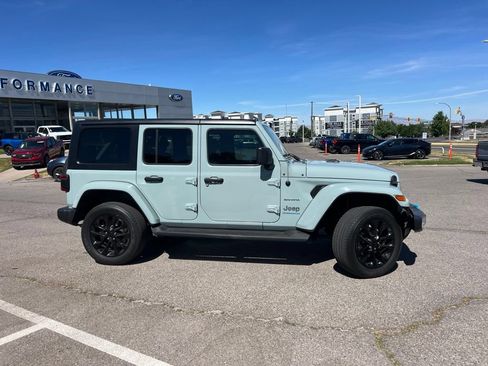 Used 2023 Jeep Wrangler Unlimited Sahara AWD/4WD image 3