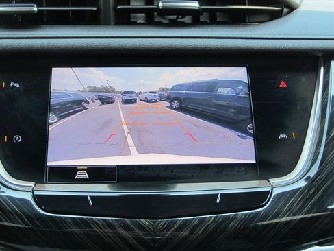 Used 2021 Cadillac XT6 Premium Luxury FWD image 17
