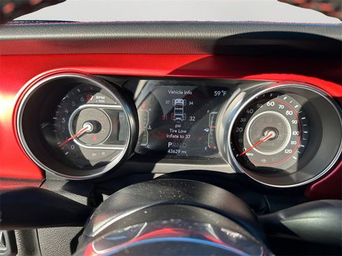 Used 2022 Jeep Wrangler Unlimited Rubicon w/ Xtreme Recon 35" Tire Package image 29