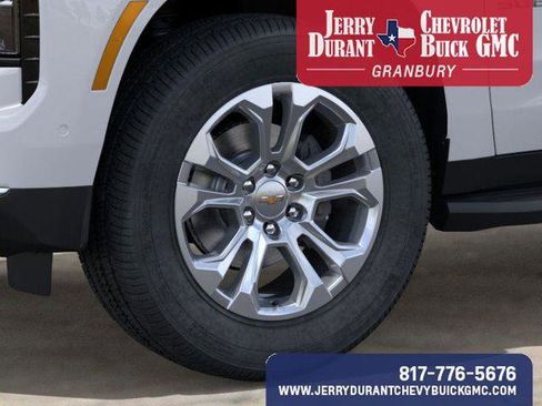 New 2026 Chevrolet Suburban LS image 11