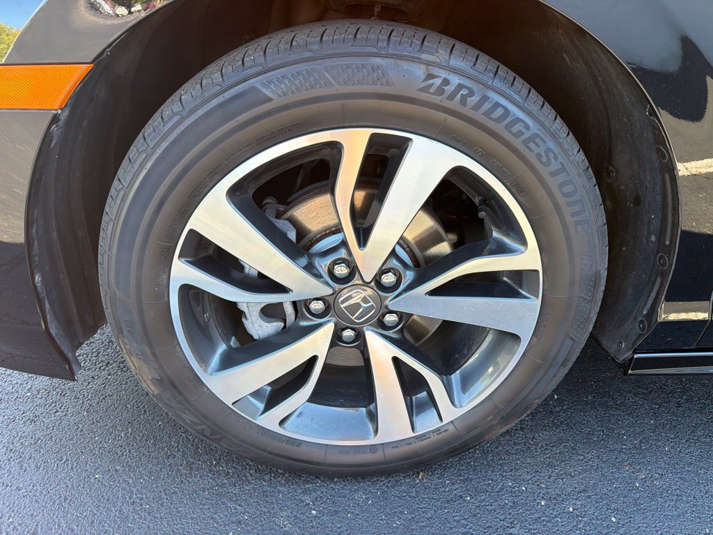 Certified 2024 Honda Odyssey Touring image 10