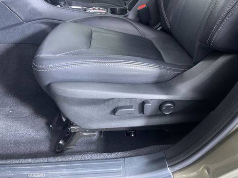 Used 2023 Subaru Forester Limited image 12