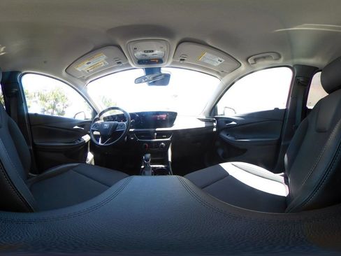 Used 2025 Buick Encore GX Preferred AWD/4WD image 38