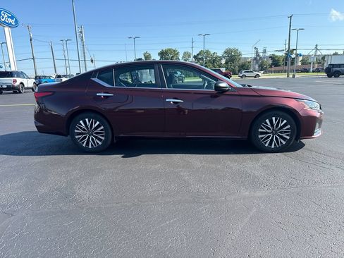 Used 2025 Nissan Altima 2.5 SV FWD image 8