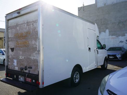 Used 2012 Chevrolet Express 3500 w/ Chrome Appearance Package RWD image 20