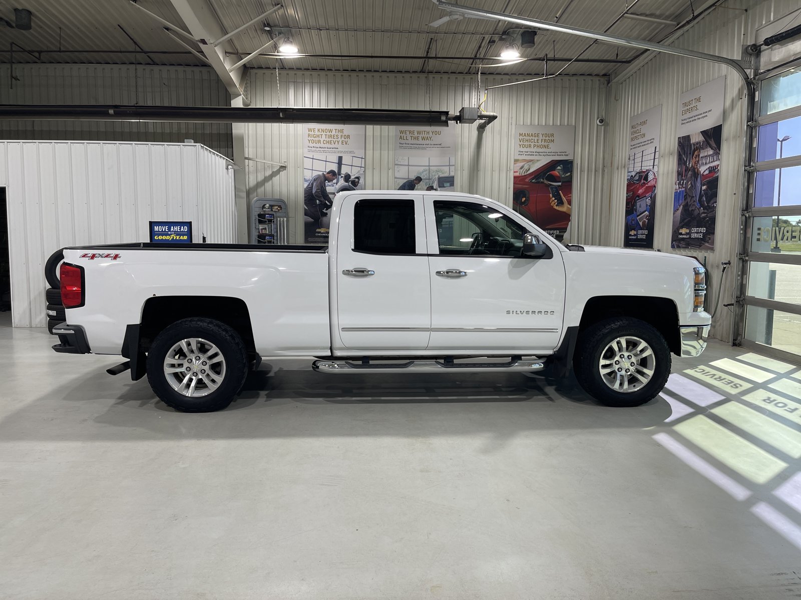 Used 2014 Chevrolet Silverado 1500 LTZ AWD/4WD image 9