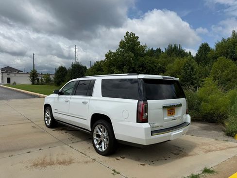 Used 2019 GMC Yukon XL Denali w/ Denali Ultimate Package AWD/4WD image 18