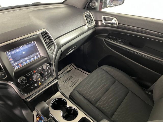 Used 2019 Jeep Grand Cherokee Laredo AWD/4WD image 33