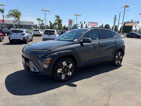 Used 2024 Hyundai Kona SEL FWD image 3