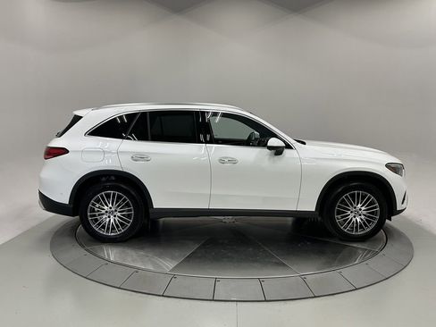 Certified 2025 Mercedes-Benz GLC 300 image 8