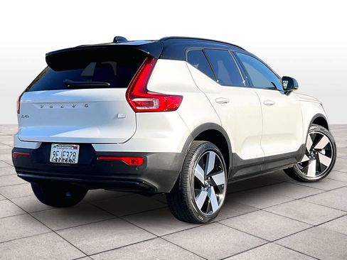Used 2023 Volvo XC40 Recharge Ultimate w/ Protection Package Premier image 16