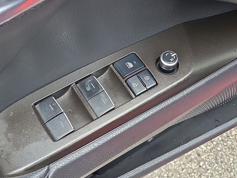 Used 2022 Toyota Camry XSE image 13