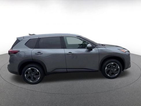 Used 2025 Nissan Rogue SV FWD image 16