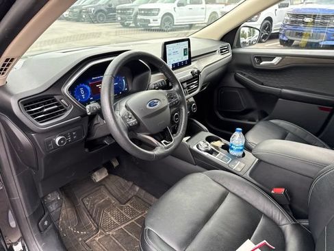 Used 2020 Ford Escape Titanium w/ Titanium Premium Package 2.0 AWD/4WD image 10
