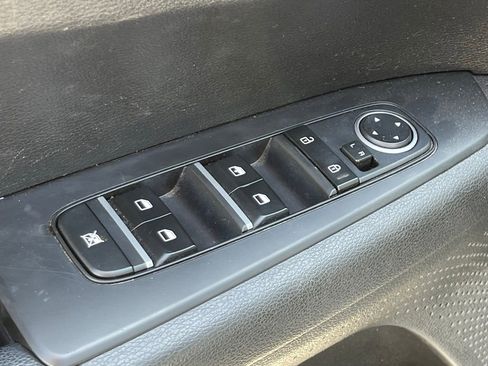 Used 2024 Kia Forte LXS image 8