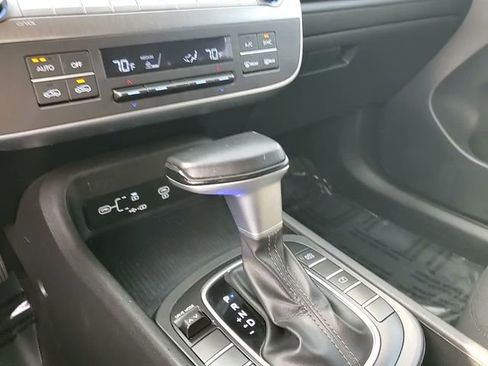 Used 2025 Hyundai Kona SEL image 20