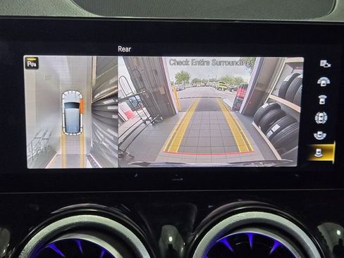 Used 2022 Mercedes-Benz GLB 250 image 17