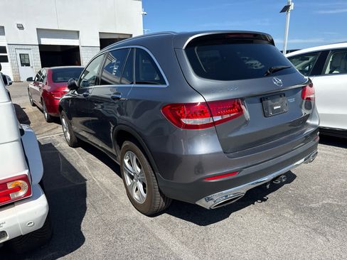 Used 2017 Mercedes-Benz GLC 300 4MATIC image 2