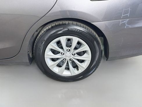Used 2017 Toyota Camry LE FWD image 27
