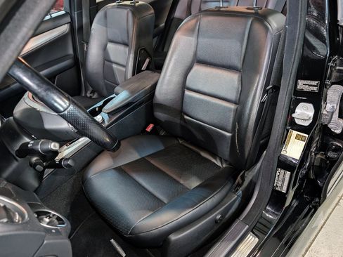 Used 2013 Mercedes-Benz C 300 4MATIC Sedan image 18