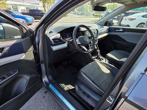 Used 2024 Volkswagen Taos SE AWD/4WD image 19