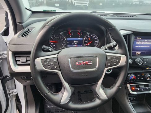 Used 2024 GMC Terrain SLT image 35
