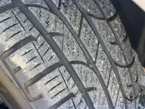 Used 2022 Volkswagen Tiguan SE R-Line image 34