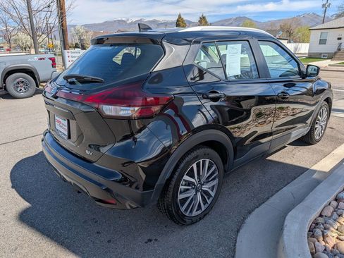 Used 2021 Nissan Kicks SV FWD image 4