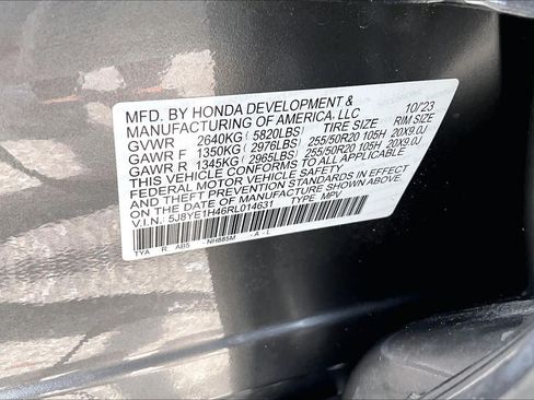Used 2024 Acura MDX SH-AWD w/ Technology Package image 35
