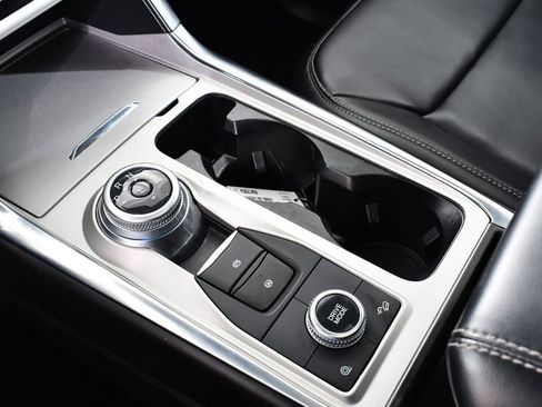 Used 2023 Ford Explorer XLT w/ Equipment Group 202A image 31