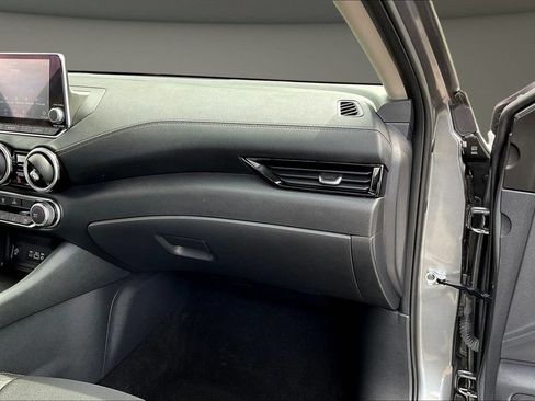 Used 2024 Nissan Sentra SV FWD image 28