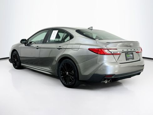 Used 2025 Toyota Camry SE FWD image 5