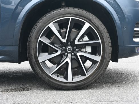 Used 2024 Volvo XC90 B6 Plus AWD/4WD image 13
