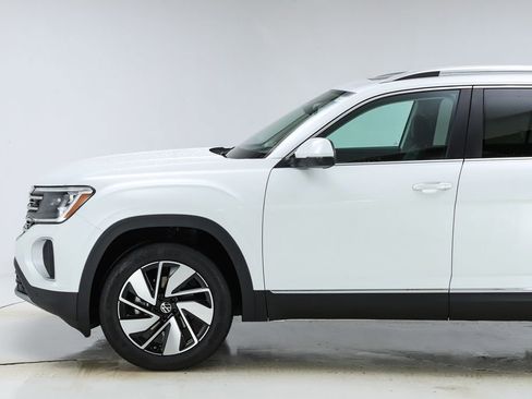 New 2026 Volkswagen Atlas SEL image 3