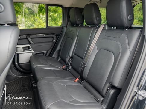 Used 2023 Land Rover Defender 130 SE AWD/4WD image 20