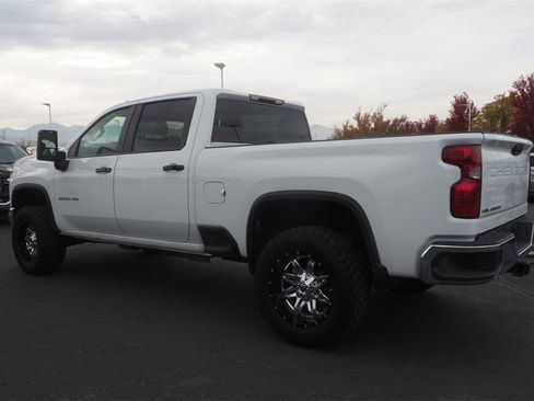 Used 2024 Chevrolet Silverado 2500 LT image 7