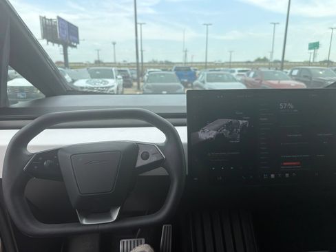 Used 2024 Tesla Cybertruck AWD Crew Cab image 11