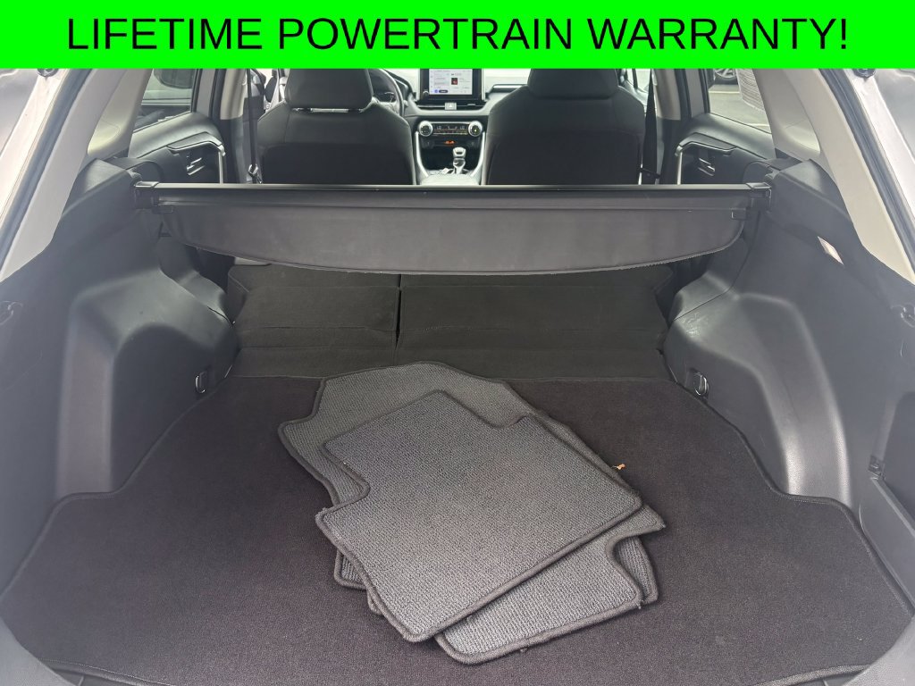 Used 2024 Toyota RAV4 XLE AWD/4WD image 15