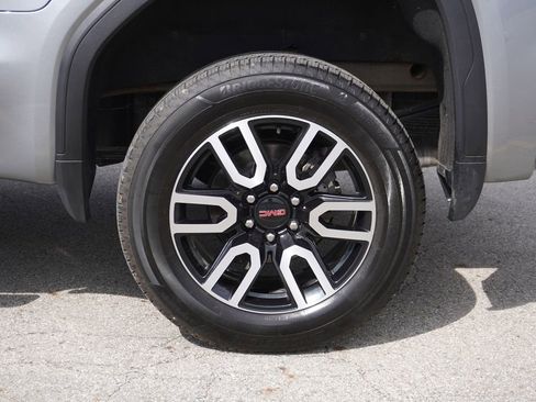 Used 2024 GMC Sierra 1500 AT4 w/ Technology Package AWD/4WD image 11