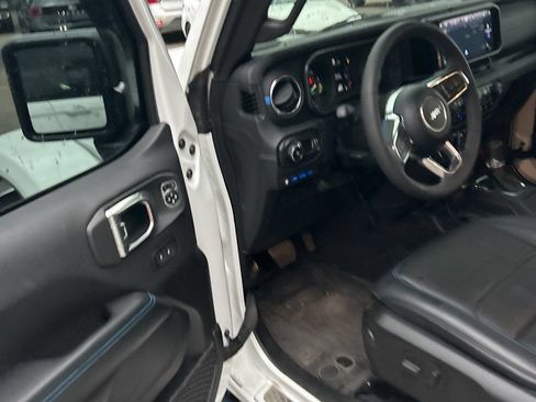 Used 2024 Jeep Wrangler High Altitude AWD/4WD image 10