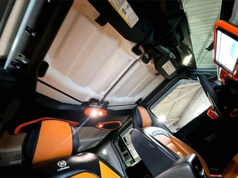 Used 2024 Jeep Wrangler Sport S image 17