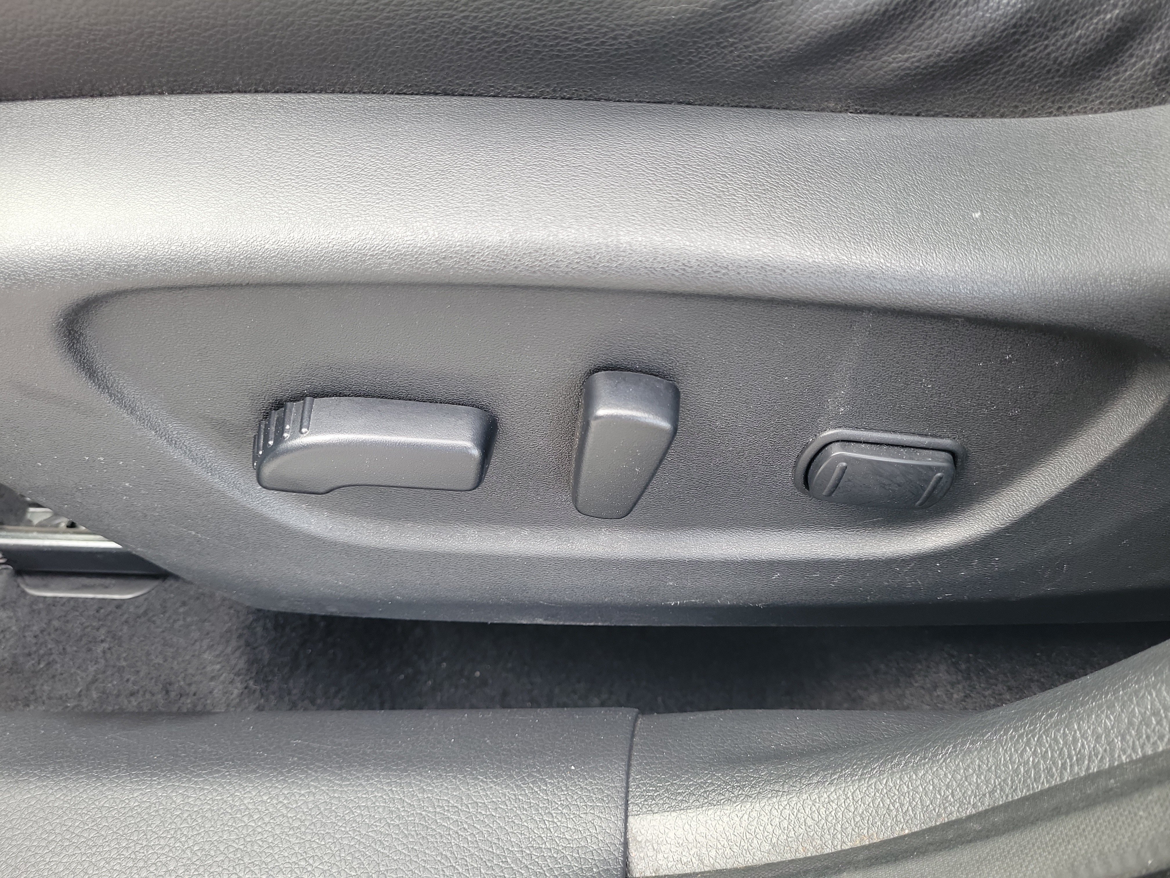 Used 2019 Nissan Rogue SL w/ Premium Package FWD image 14