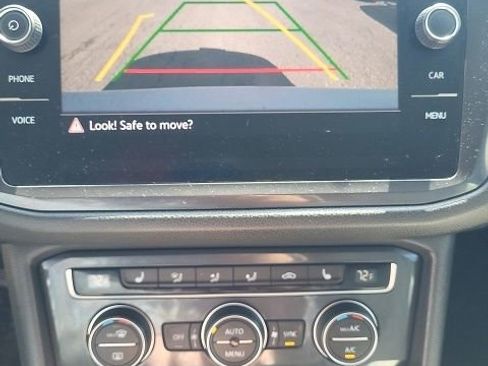 Used 2021 Volkswagen Tiguan SE AWD/4WD image 4