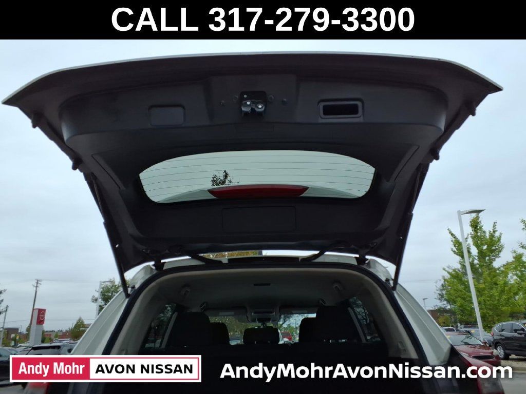 Used 2023 Nissan Rogue S AWD/4WD image 10